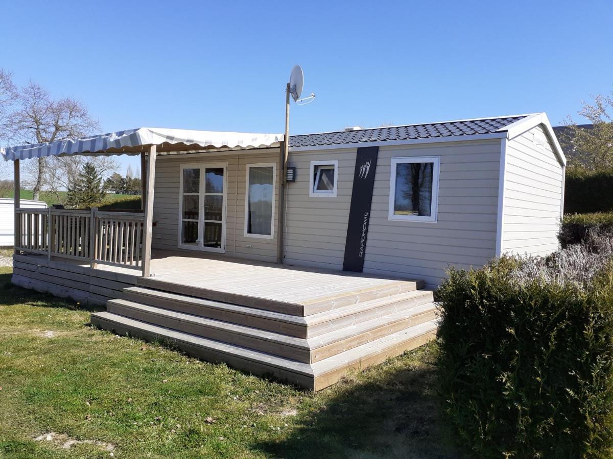 Camping Les Falaises De Toussaint Bagian luar foto