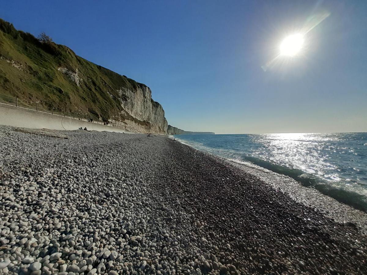 Camping Les Falaises De Toussaint Bagian luar foto