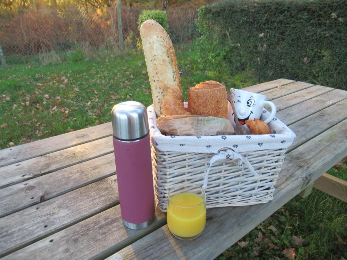 Camping Les Falaises De Toussaint Bagian luar foto