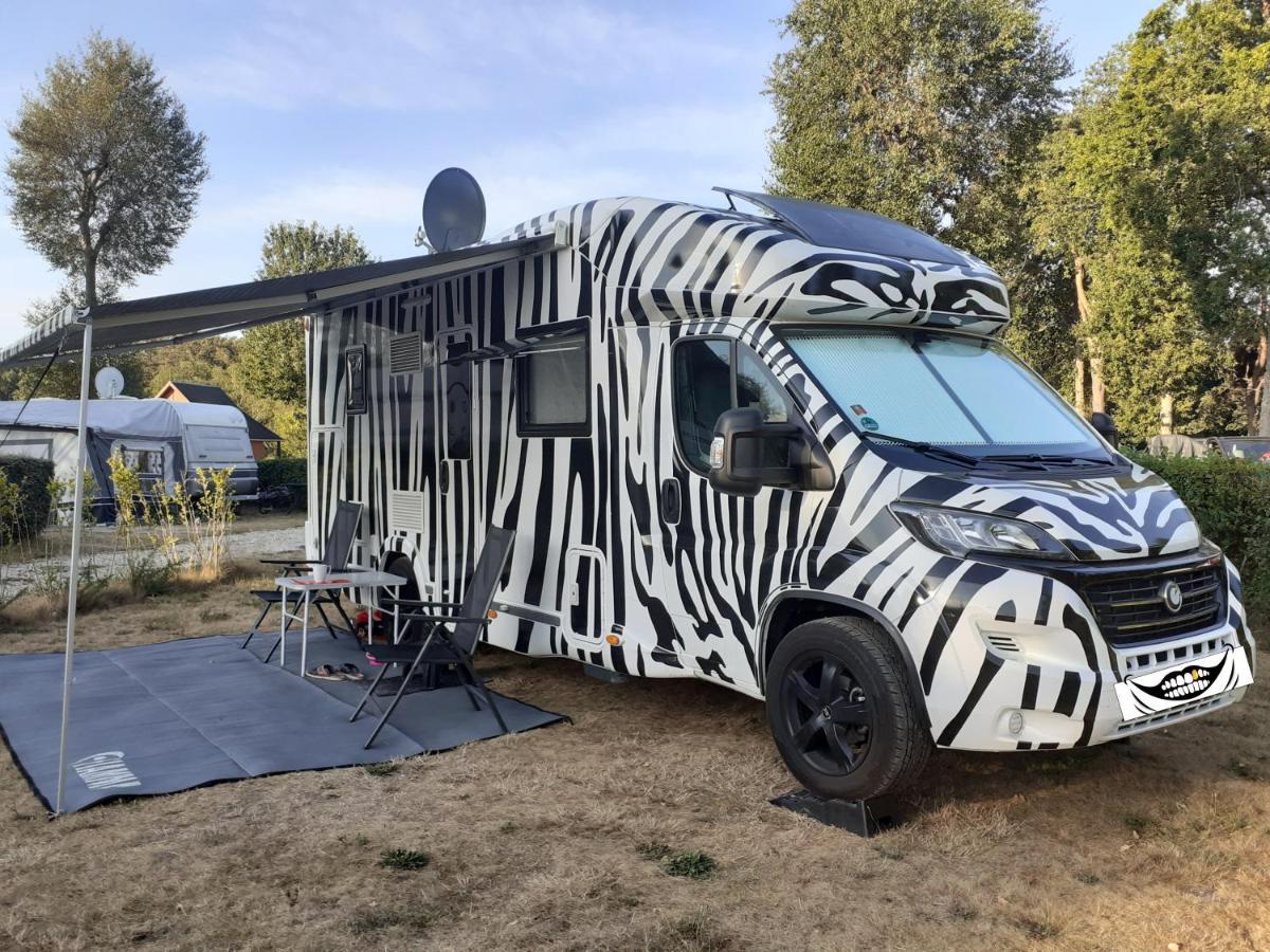 Camping Les Falaises De Toussaint Bagian luar foto
