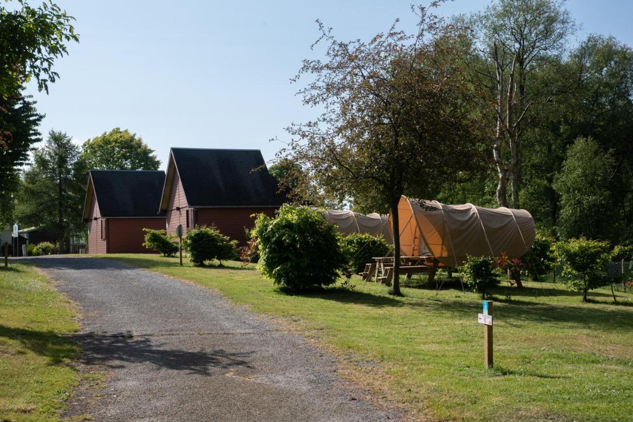 Camping Les Falaises De Toussaint Bagian luar foto