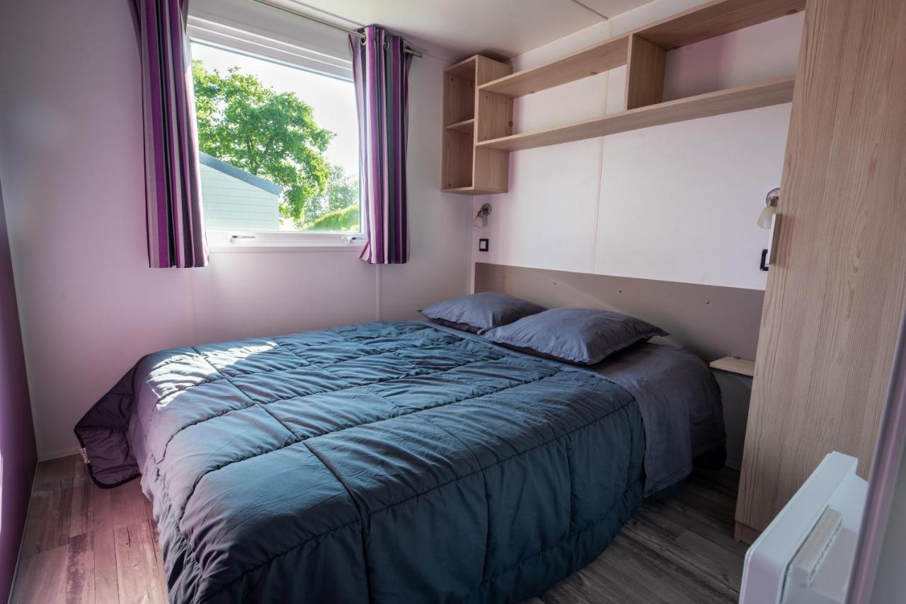 Camping Les Falaises De Toussaint Bagian luar foto